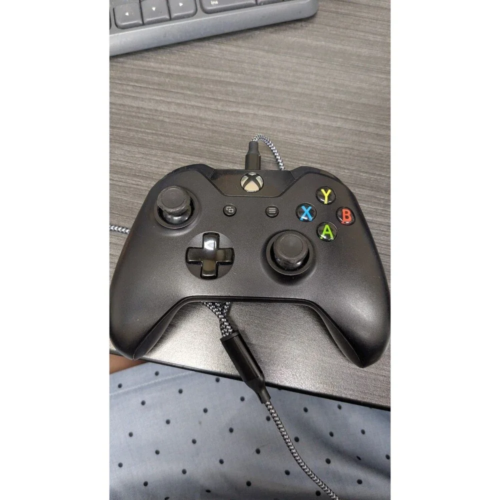 Microsoft Xbox One Wireless Controller Black Model 1537